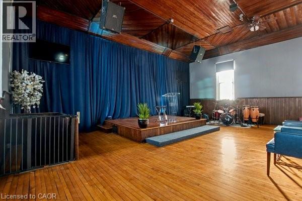 37 Wellington Street Property Photo 4