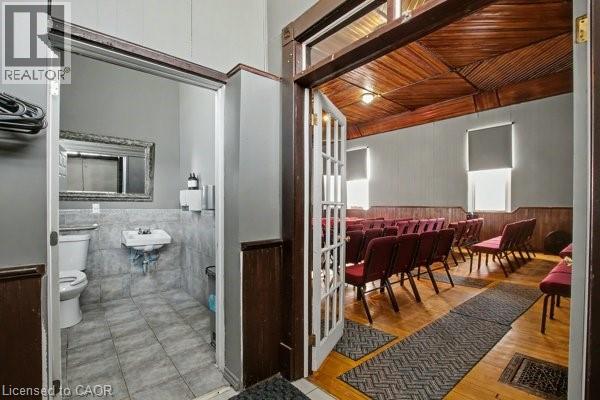 37 Wellington Street Property Photo 7