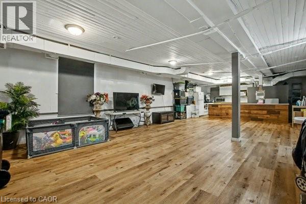 37 Wellington Street Property Photo 12
