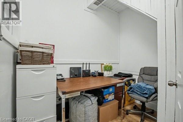 37 Wellington Street Property Photo 19