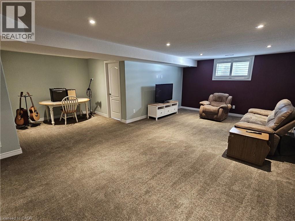 98 Allandale Crescent Property Photo 33