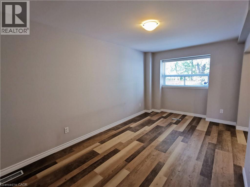 144 Ottawa Street S Property Photo 16