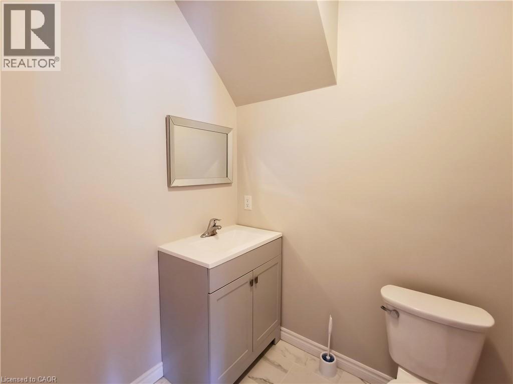 144 Ottawa Street S Property Photo 18