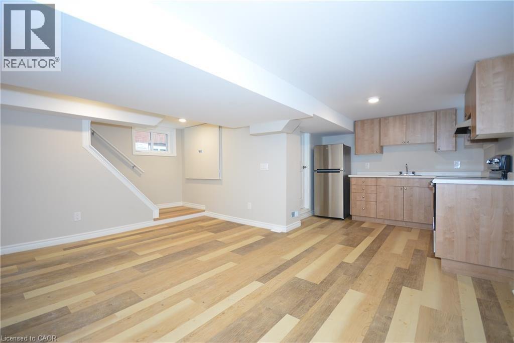 144 Ottawa Street S Property Photo 25