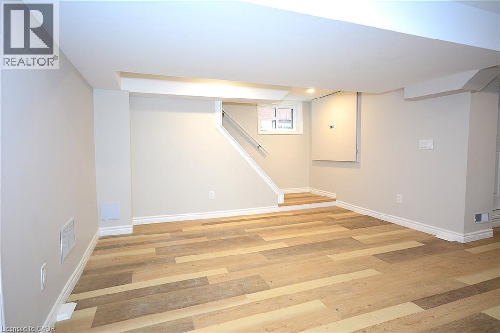 144 Ottawa Street S Property Photo 26