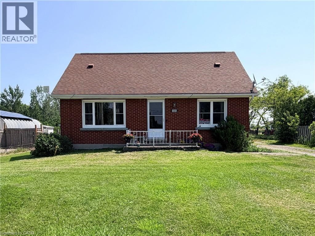 23 Erie Avenue S Property Photo 2