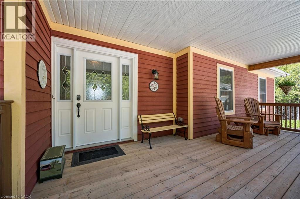 495190 Traverston Road Property Photo 2