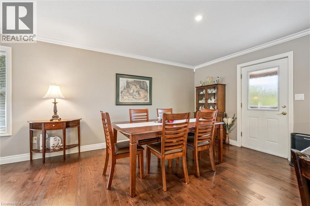 495190 Traverston Road Property Photo 5