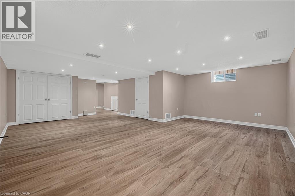 19 Sinclair Street Property Photo 25