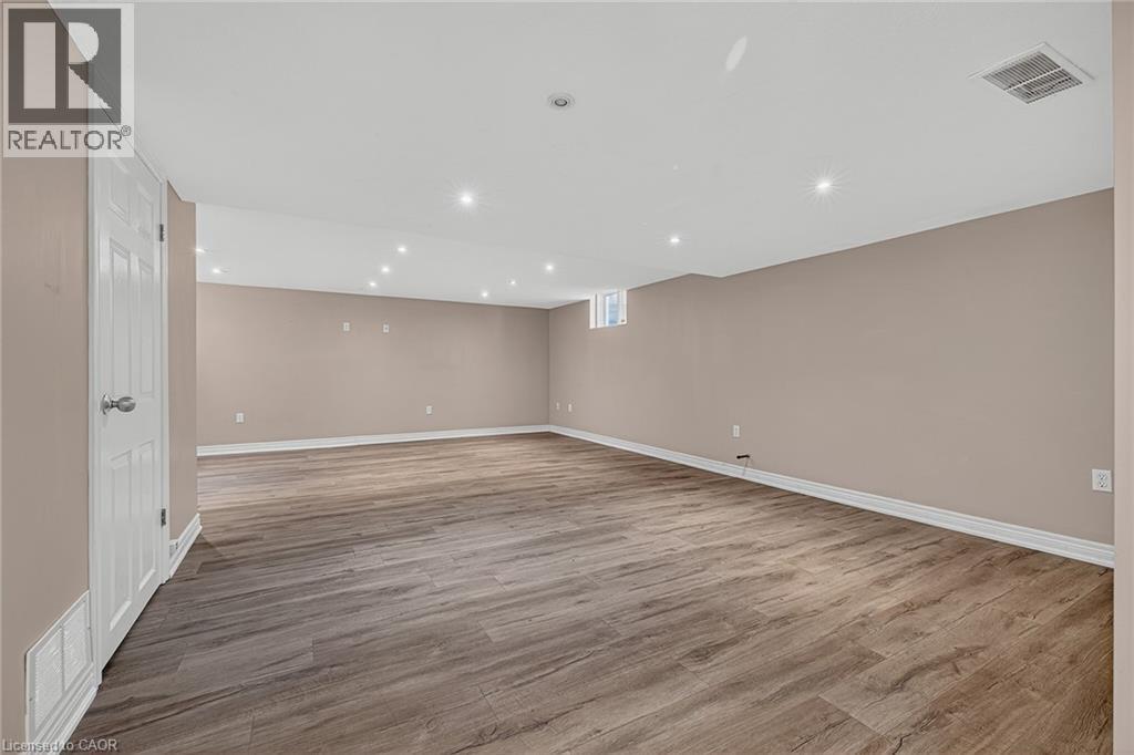19 Sinclair Street Property Photo 26