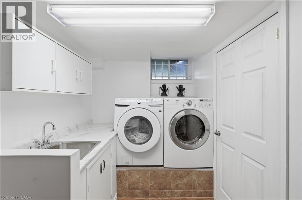 111 Erie Street Property Photo 30