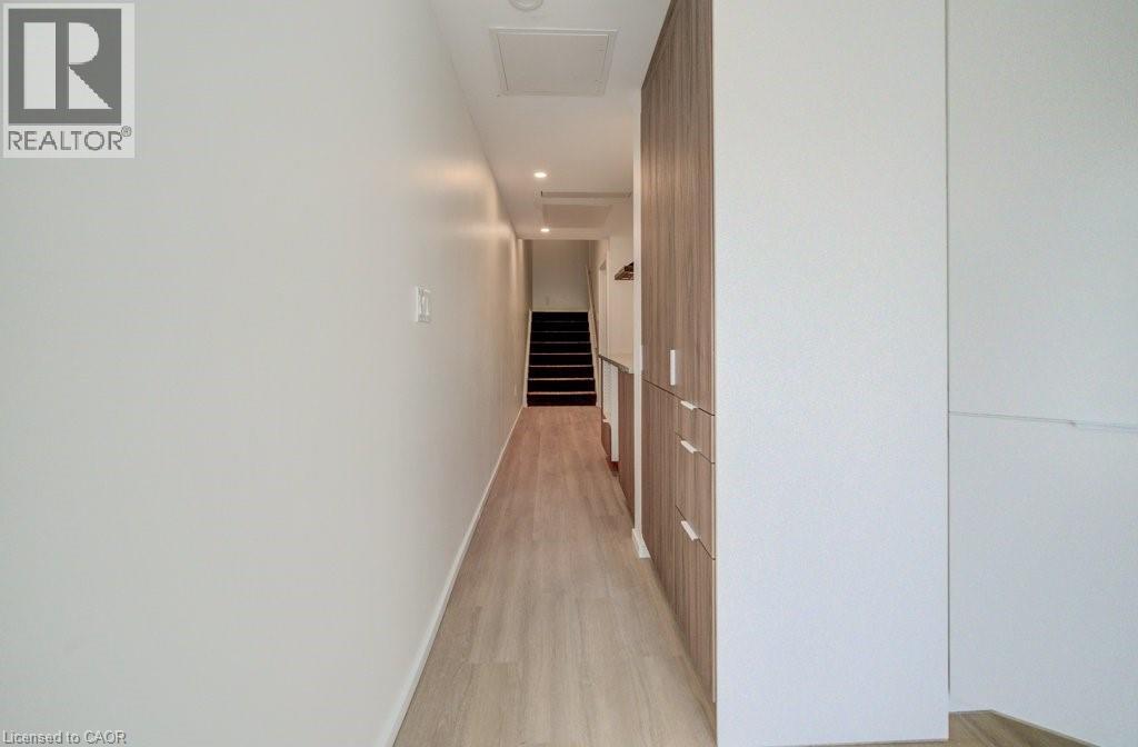 26 King Street E Property Photo 8
