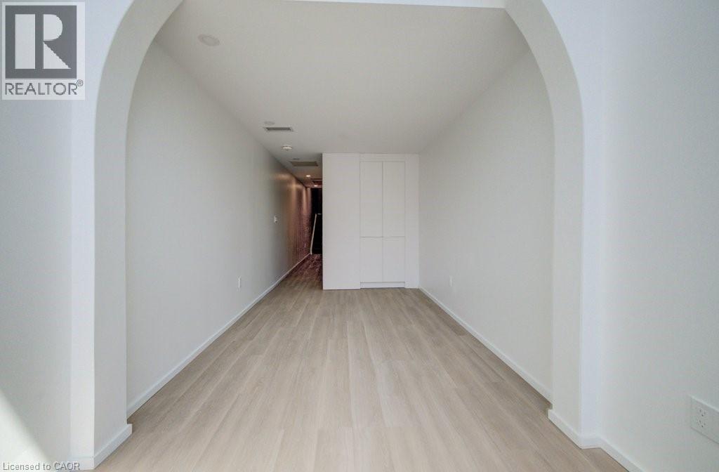 26 King Street E Property Photo 9
