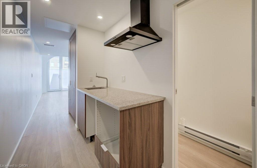 26 King Street E Property Photo 17