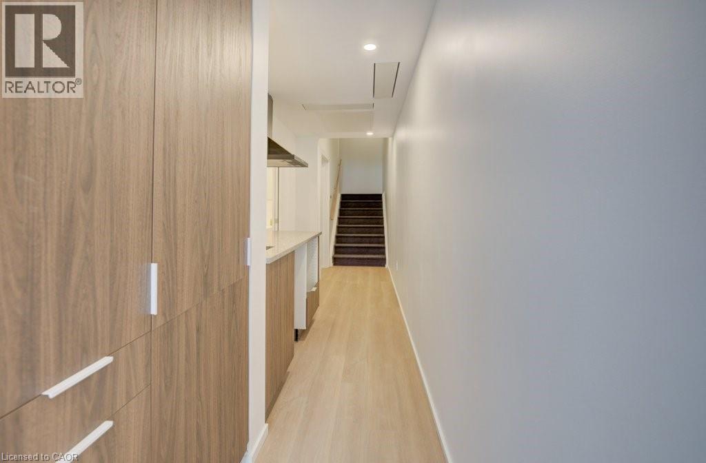 26 King Street E Property Photo 19