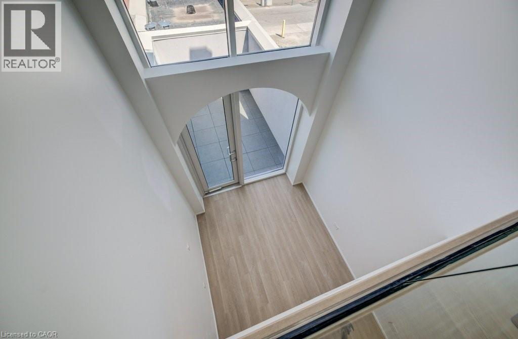 26 King Street E Property Photo 24