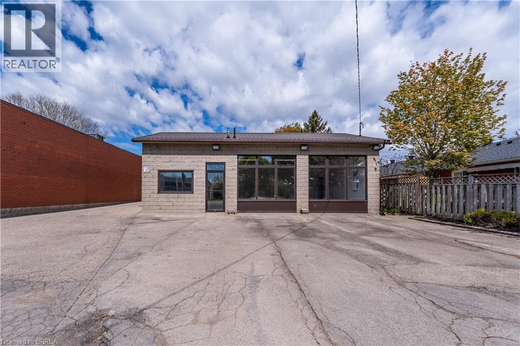 568 West Street Property Photo 1