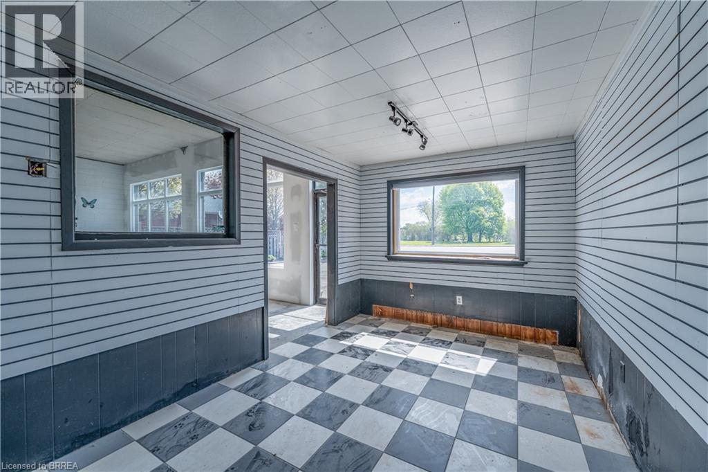 568 West Street Property Photo 11