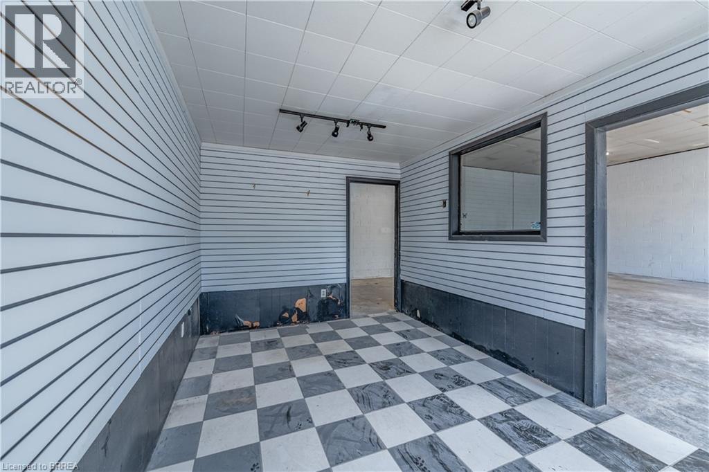 568 West Street Property Photo 12