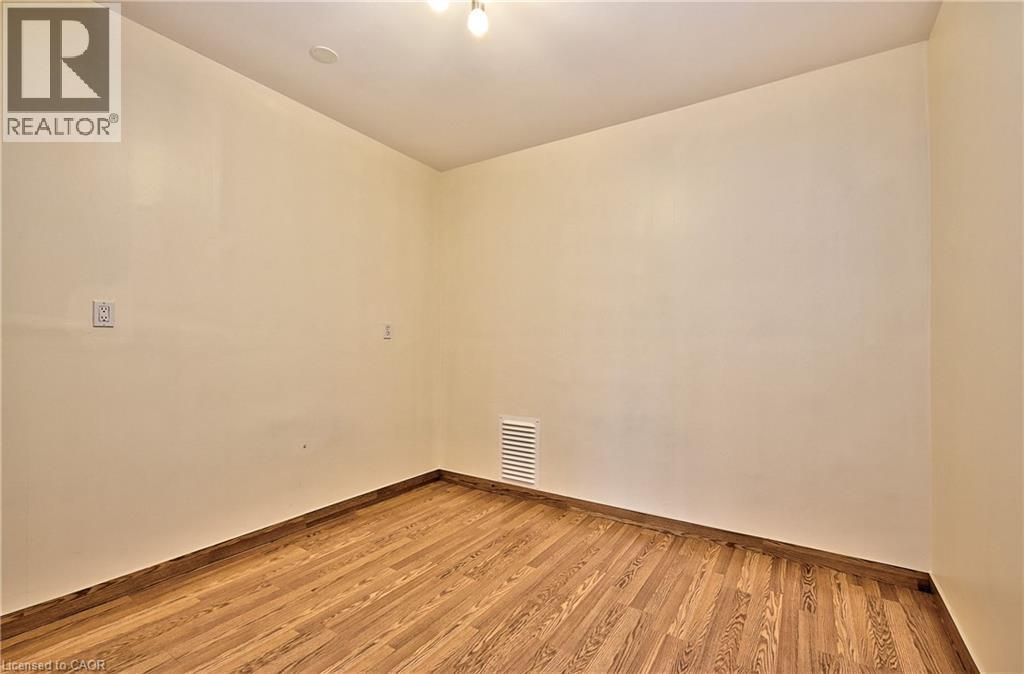 1476 Barton Street E Property Photo 9