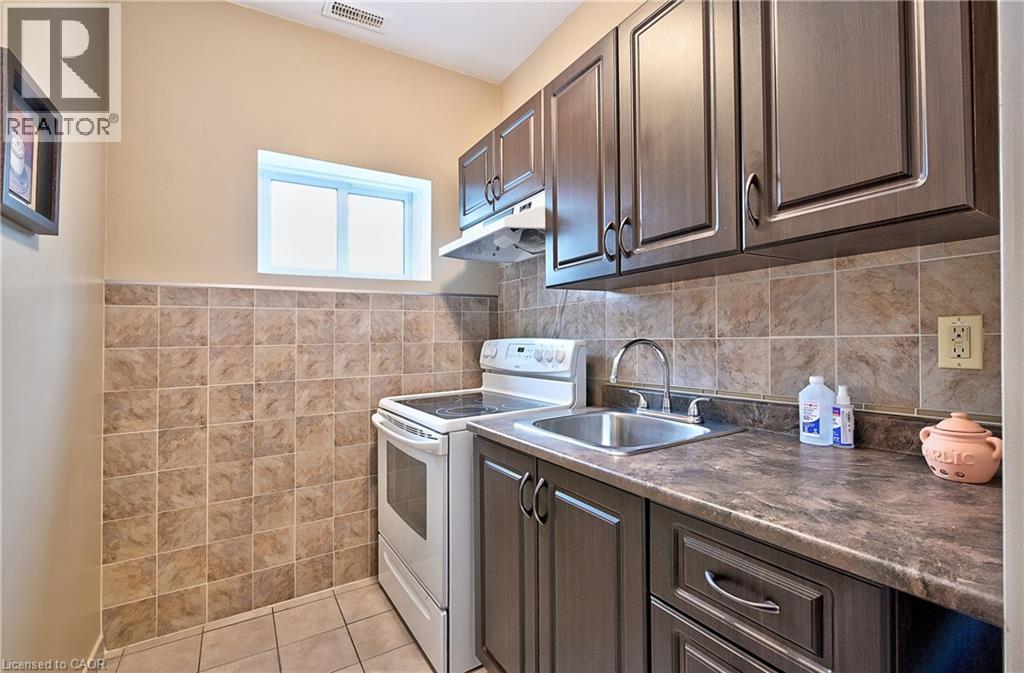 1476 Barton Street E Property Photo 11