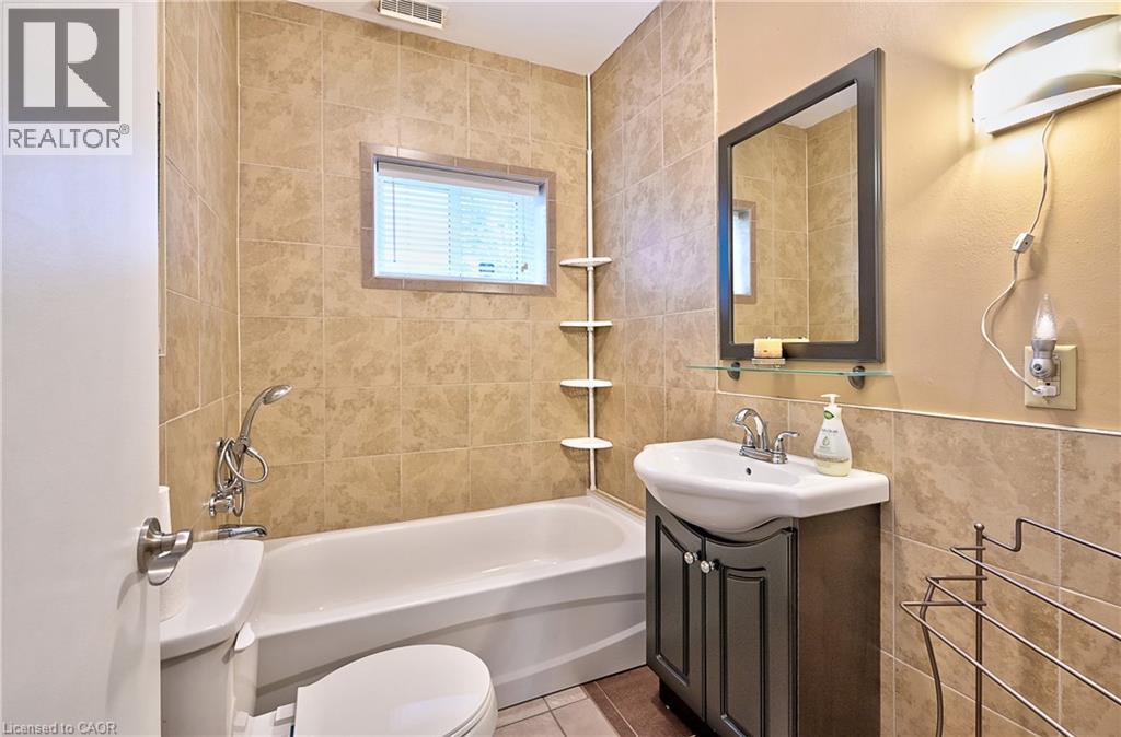 1476 Barton Street E Property Photo 12