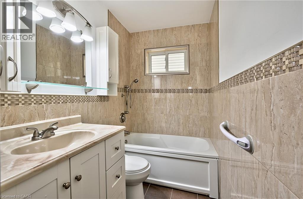 1476 Barton Street E Property Photo 13