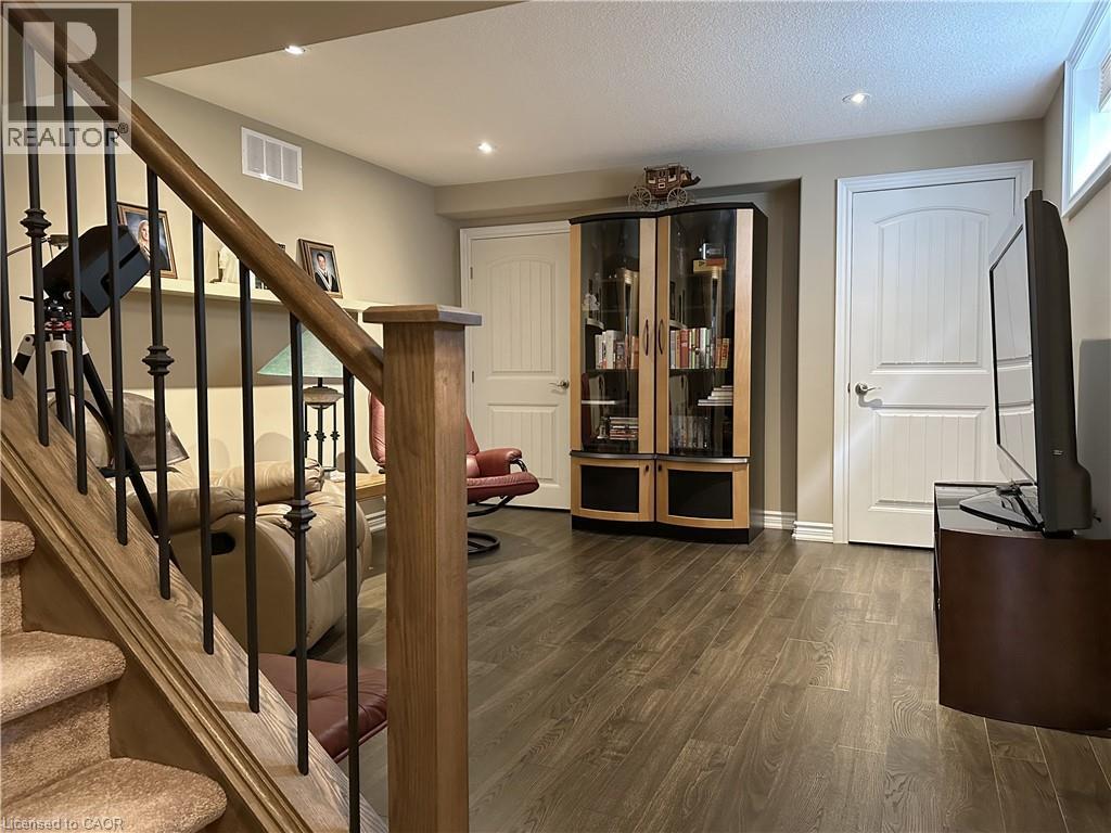99 Angler Avenue Property Photo 32