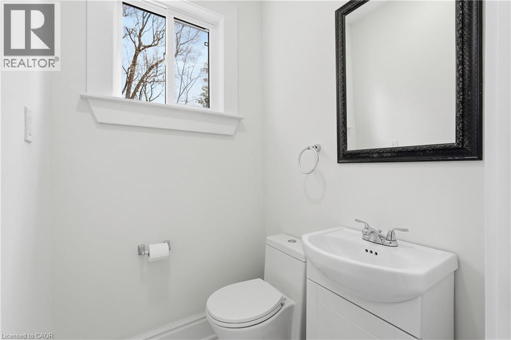 237 Main Street E Property Photo 15