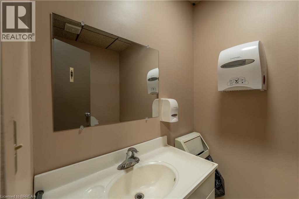 115 Scott Avenue Property Photo 7