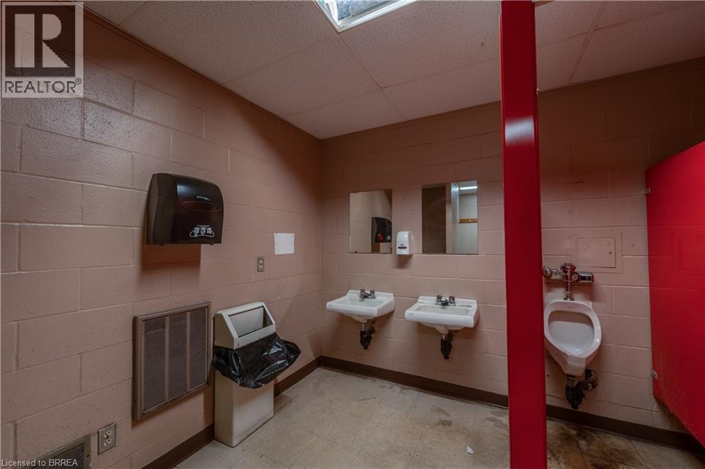115 Scott Avenue Unit# B&c Property Photo 9