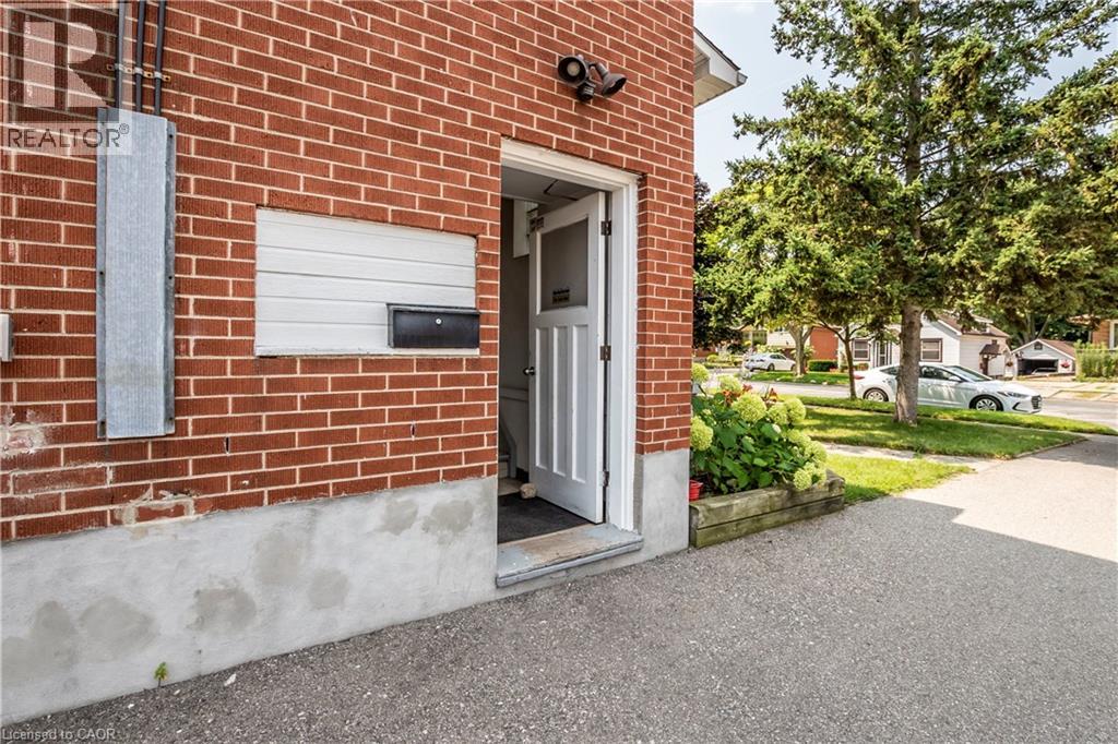 43 Sixth Avenue Property Photo 3