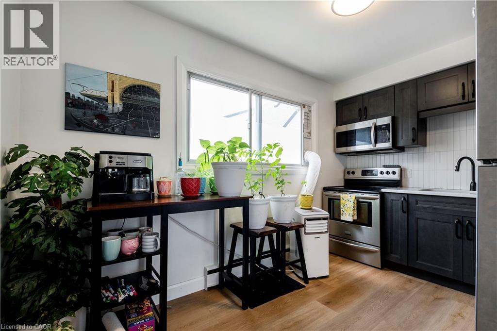 43 Sixth Avenue Property Photo 9