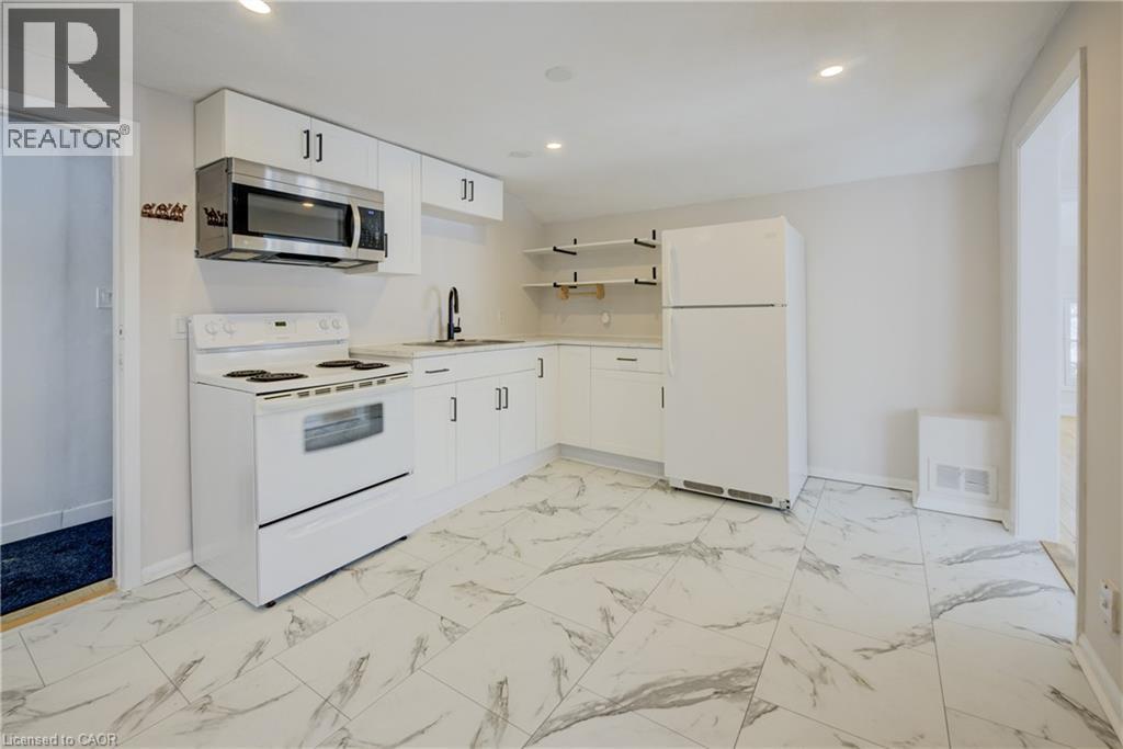 3355 King Street E Property Photo 5