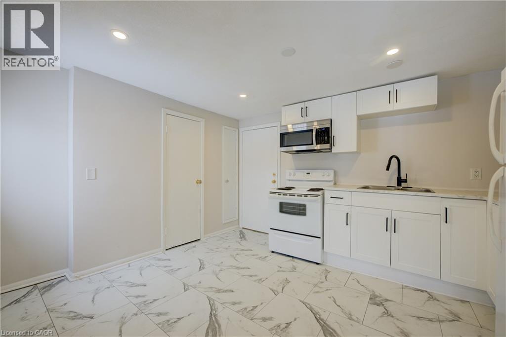 3355 King Street E Property Photo 6