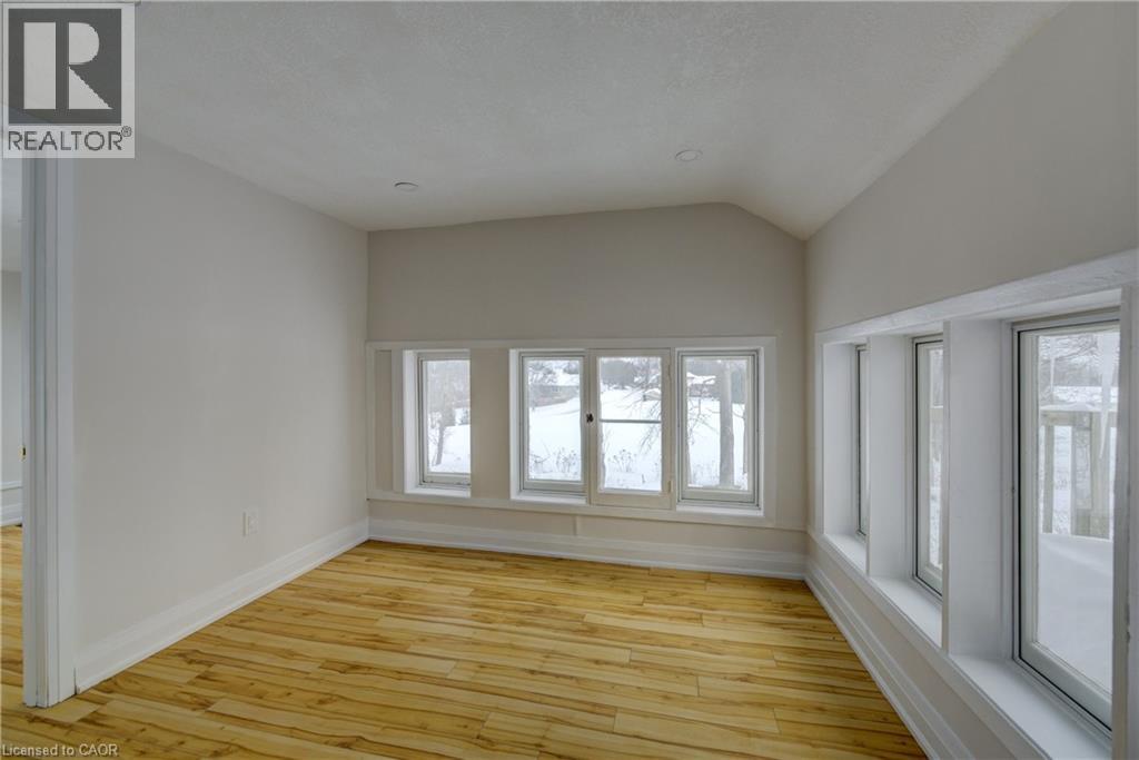 3355 King Street E Property Photo 8