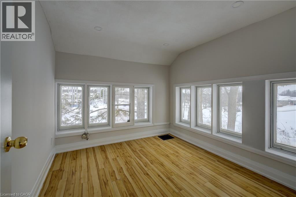 3355 King Street E Property Photo 10