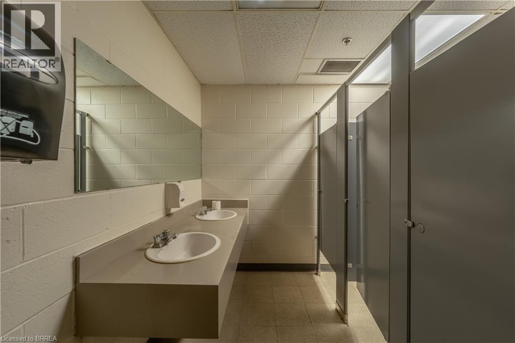115 Scott Avenue Unit# B Property Photo 16