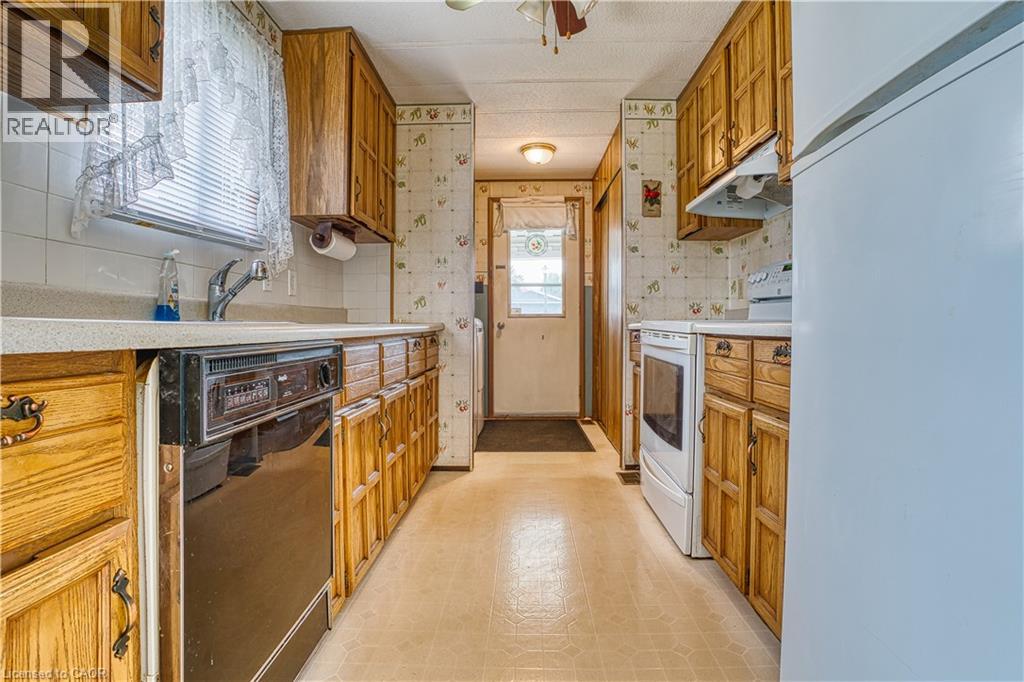 71 Fairview Crescent Property Photo 6