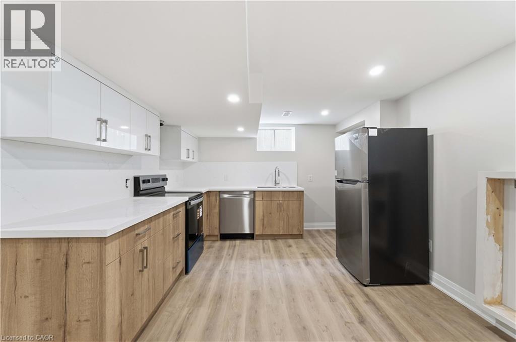 124 Mcelroy Road E Unit# 3 Property Photo 2