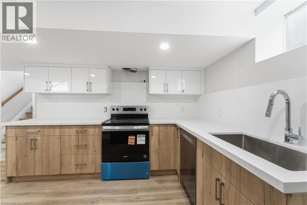 124 Mcelroy Road E Unit# 3 Property Photo 4