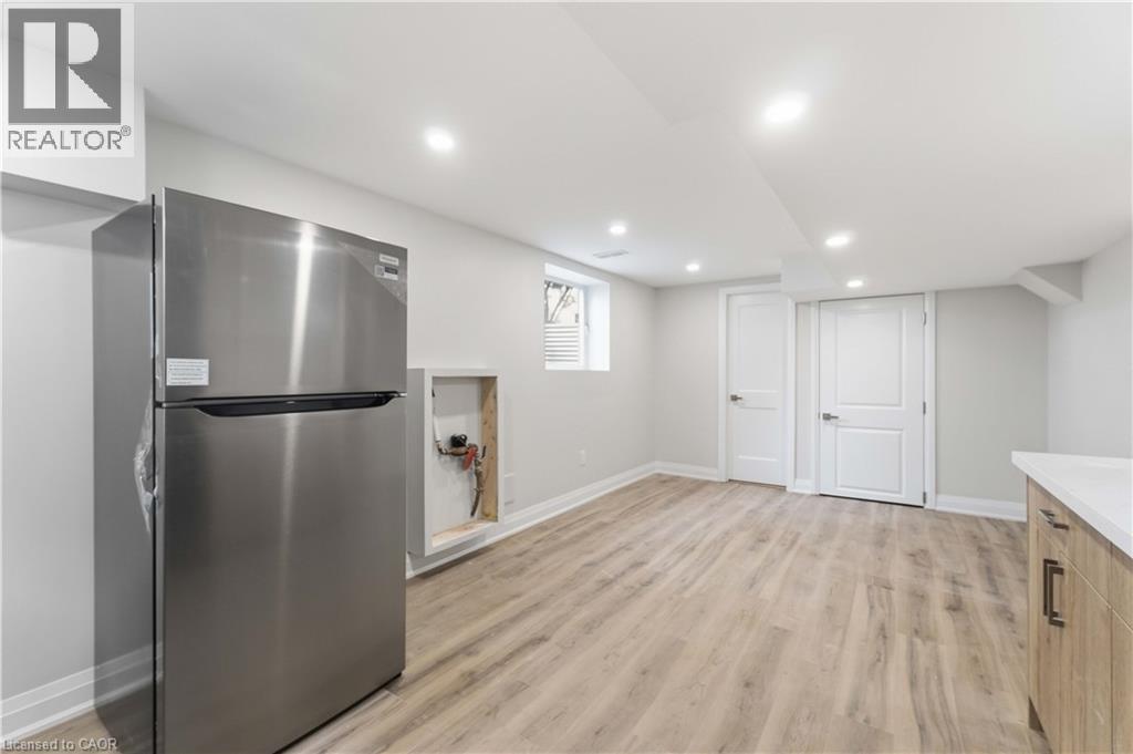 124 Mcelroy Road E Unit# 3 Property Photo 5