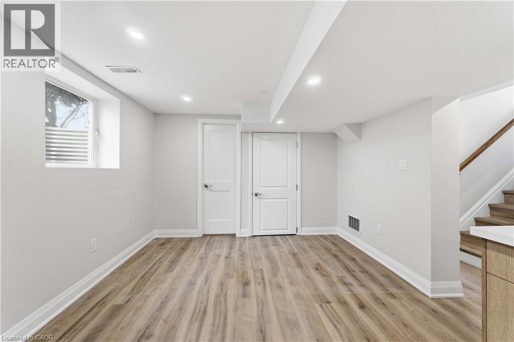 124 Mcelroy Road E Unit# 3 Property Photo 6