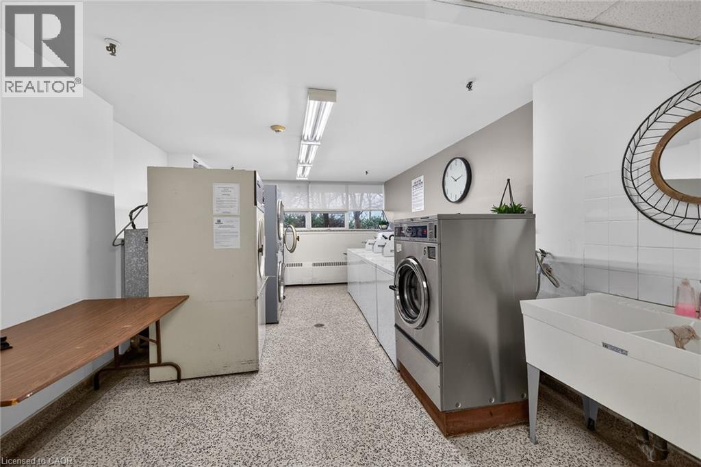 212 Kerr Street Unit# 702 Property Photo 32