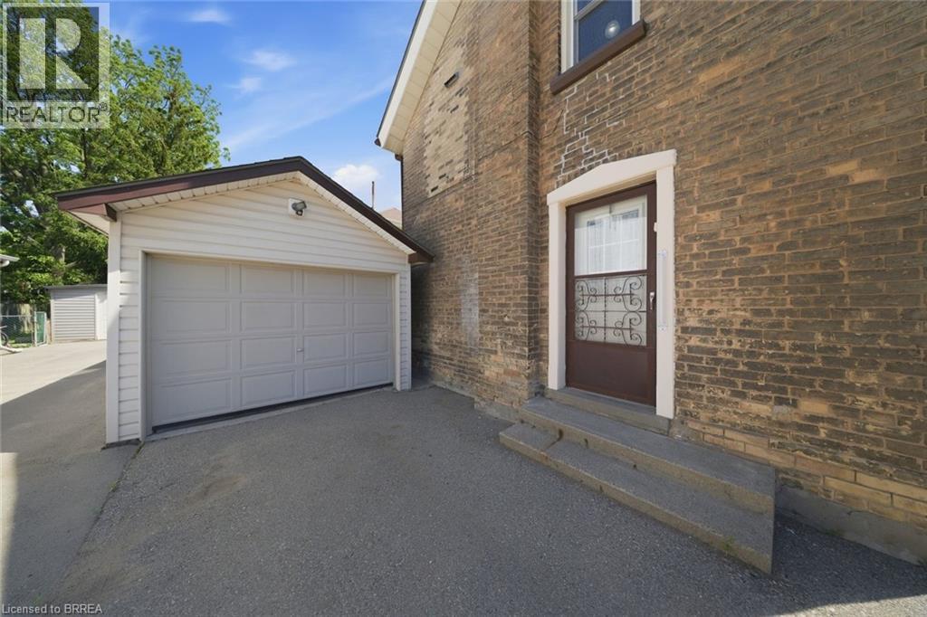 76 Brock Street Property Photo 24