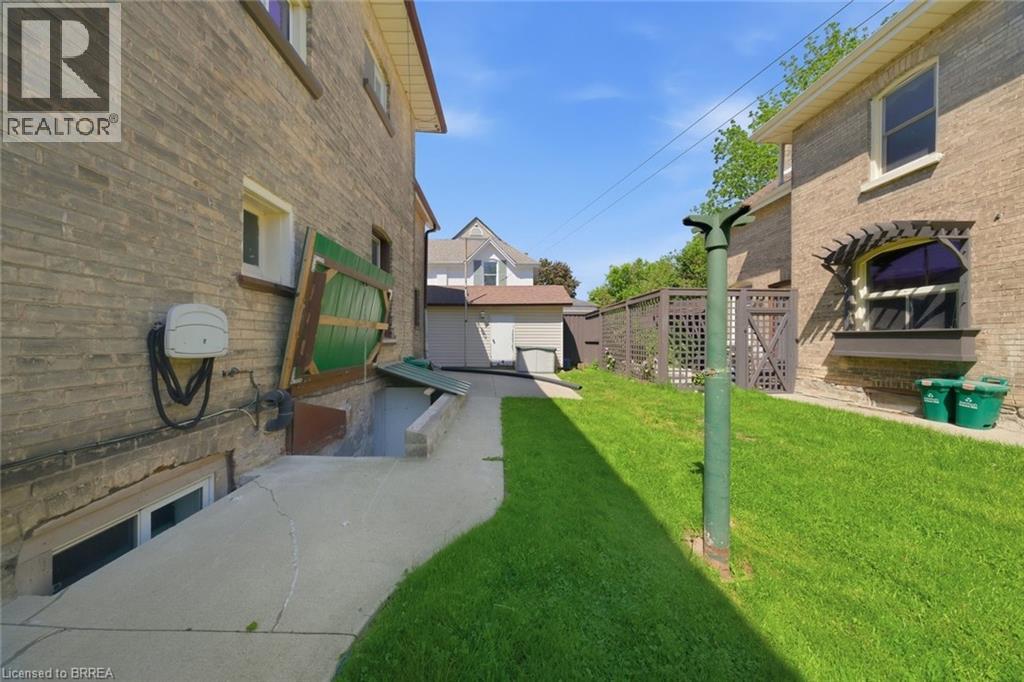 76 Brock Street Property Photo 27