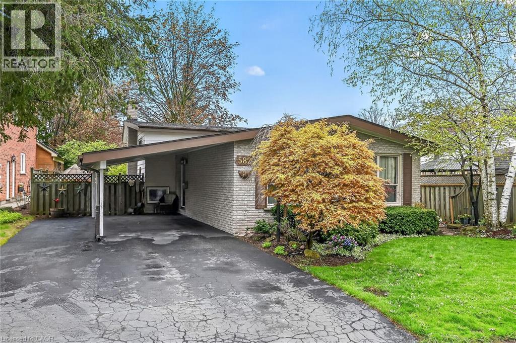 582 WOODVIEW Road