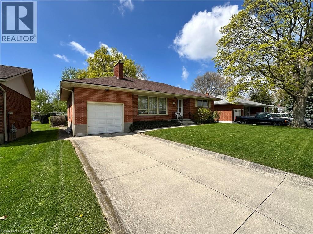 130 Gardiner Avenue E Property Photo 2
