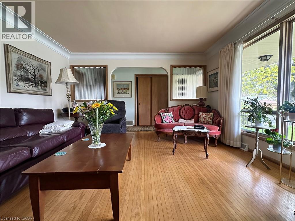 130 Gardiner Avenue E Property Photo 10