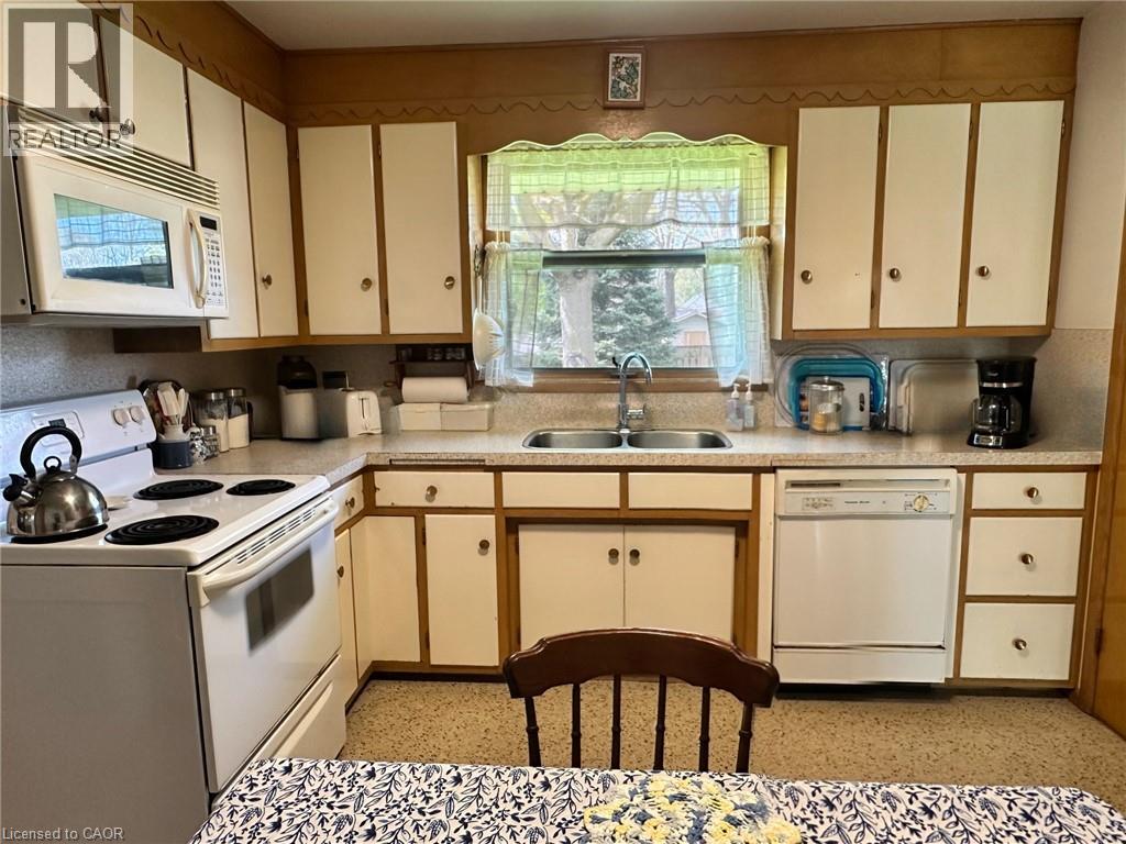 130 Gardiner Avenue E Property Photo 17